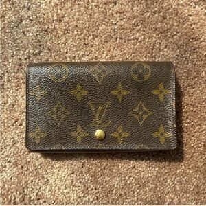 Authentic Louis Vuitton Monogram Bifold Wallet